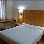 アベニダ ホテル サラゴサ